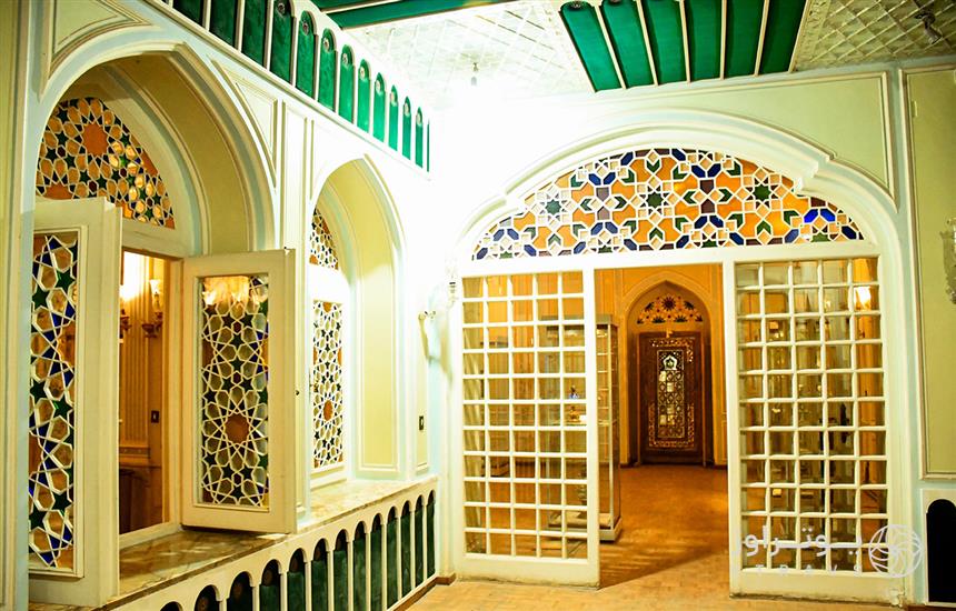 تاریخچه موزه قصر آینه یزد